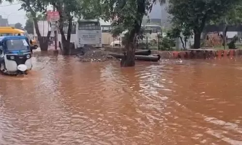 Delhi-NCR में भारी बारिश से जनजीवन अस्त-व्यस्त, प्रमुख सड़कें जलमग्न