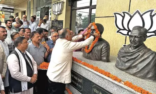 डॉ. मुखर्जी की विरासत ने देश को एकीकृत किया: तरुण चुघ डॉ. मुखर्जी की विरासत ने देश को एकीकृत किया: तरुण चुघ