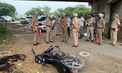 Shahkot में मुठभेड़ में 2 गैंगस्टर घायल, ड्रग्स, हथियार बरामद Shahkot में मुठभेड़ में 2 गैंगस्टर घायल, ड्रग्स, हथियार बरामद