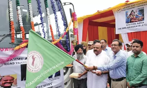 उपमुख्यमंत्री ने जम्मू से कलसारा तक बस सेवा को हरी झंडी दिखाई