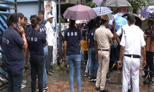 जांच के बीच साउथ कलकत्ता लॉ कॉलेज में कक्षाएं फिर से शुरू होने पर Police तैनात
