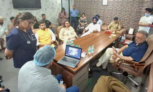 Punjab के स्वास्थ्य मंत्री ने मोगा अस्पताल का दौरा किया