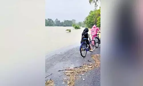 Odisha के झारसुगुड़ा में बाढ़, सड़क संपर्क प्रभावित