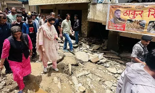 Kangana ने सिराज इलाकों का दौरा किया, कहा सरकार गरीबों की मदद करने में विफल रही