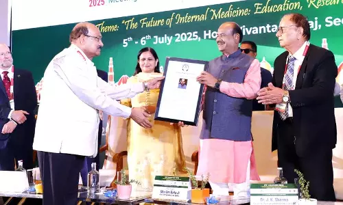 Rohtak स्वास्थ्य विश्वविद्यालय के कुलपति को आजीवन उपलब्धि पुरस्कार Rohtak स्वास्थ्य विश्वविद्यालय के कुलपति को आजीवन उपलब्धि पुरस्कार