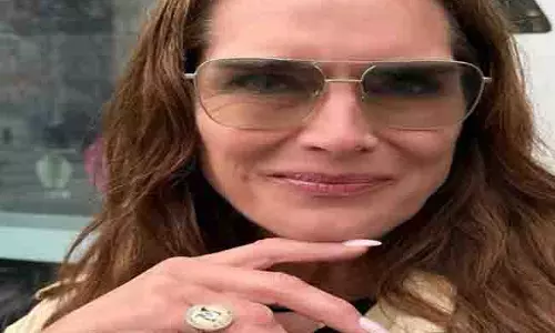 वह अपनी बेटियों के साथ ज़्यादा उदार हो गई हैं : Brooke Shields