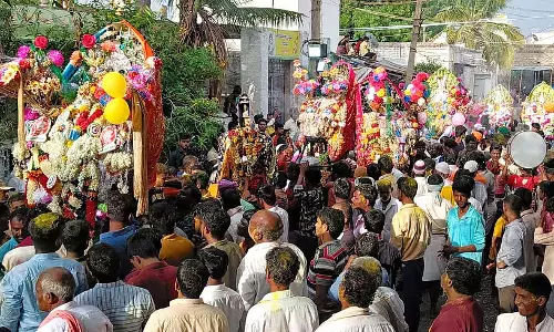 Kurugod : पिराला देवारा की सवारी ने खींचा ध्यान