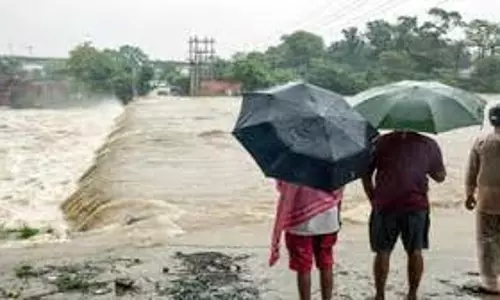 Jharkhand में भारी बारिश का अलर्ट, आठ जिलों में बाढ़ का खतरा बढ़ा Jharkhand में भारी बारिश का अलर्ट, आठ जिलों में बाढ़ का खतरा बढ़ा