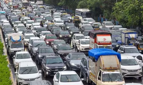 भारत में वाहनों की बिक्री जून में 4.84 प्रतिशत बढ़कर 20 लाख यूनिट के पार