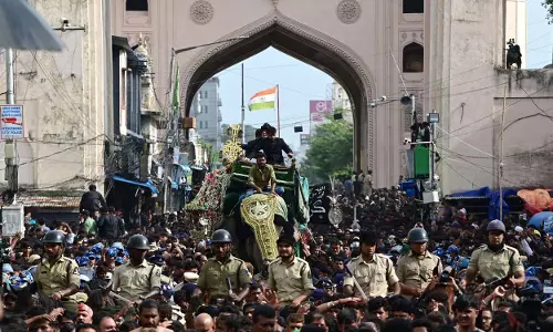 Muharram 2025: हैदराबाद में यौम-ए-आशूरा का जश्न धूमधाम से मनाया गया Muharram 2025: हैदराबाद में यौम-ए-आशूरा का जश्न धूमधाम से मनाया गया