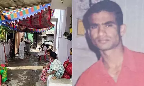 Tamil Nadu : पत्नी को लगा कि चूहा मर गया है, उसे इस बात का पता नहीं था कि उसका पति मर चुका है Tamil Nadu : पत्नी को लगा कि चूहा मर गया है, उसे इस बात का पता नहीं था कि उसका पति मर चुका है