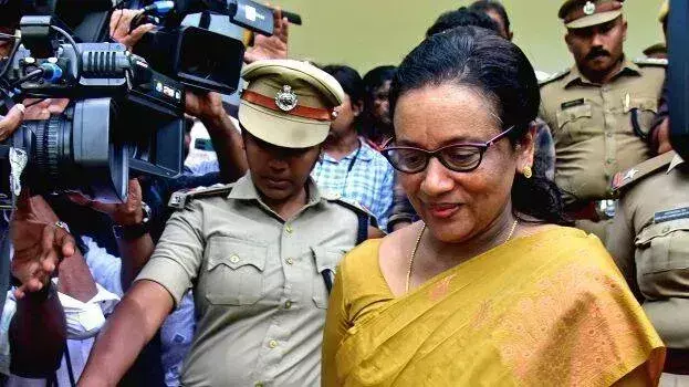 Kerala विश्वविद्यालय में राजनीतिक ड्रामा केंद्र में