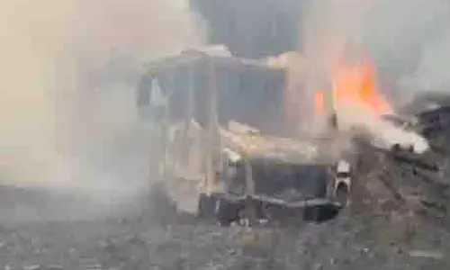 नवी मुंबई APMC मार्केट के पास गोदाम में भीषण आग