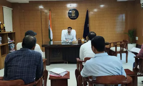 कलेक्टर ने की खाद-बीज भंडारण एवं वितरण की समीक्षा कलेक्टर ने की खाद-बीज भंडारण एवं वितरण की समीक्षा