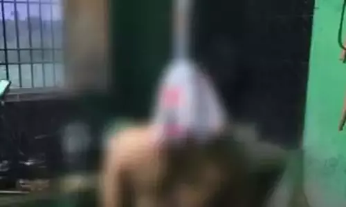 किचन में लाश मिली, सुसाइड नोट बरामद