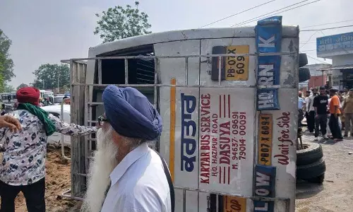 Hoshiarpur में दसूहा के पास मिनी बस पलटने से 7 लोगों की मौत, दर्जनों घायल
