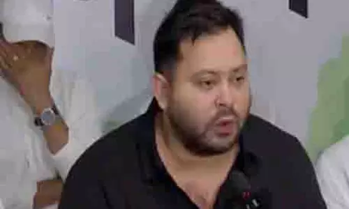 Tejashwi Yadav ने मतदाता सूची संशोधन पर चुनाव आयोग से स्पष्टता की मांग की Tejashwi Yadav ने मतदाता सूची संशोधन पर चुनाव आयोग से स्पष्टता की मांग की