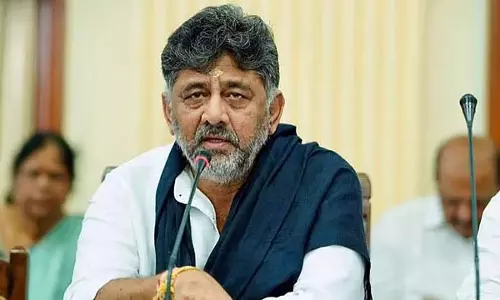 लॉटरी के पैसे लेकर दंपत्ति फरार: पीड़ितों ने डी.के. शिवकुमार से मिलकर मदद मांगी लॉटरी के पैसे लेकर दंपत्ति फरार: पीड़ितों ने डी.के. शिवकुमार से मिलकर मदद मांगी