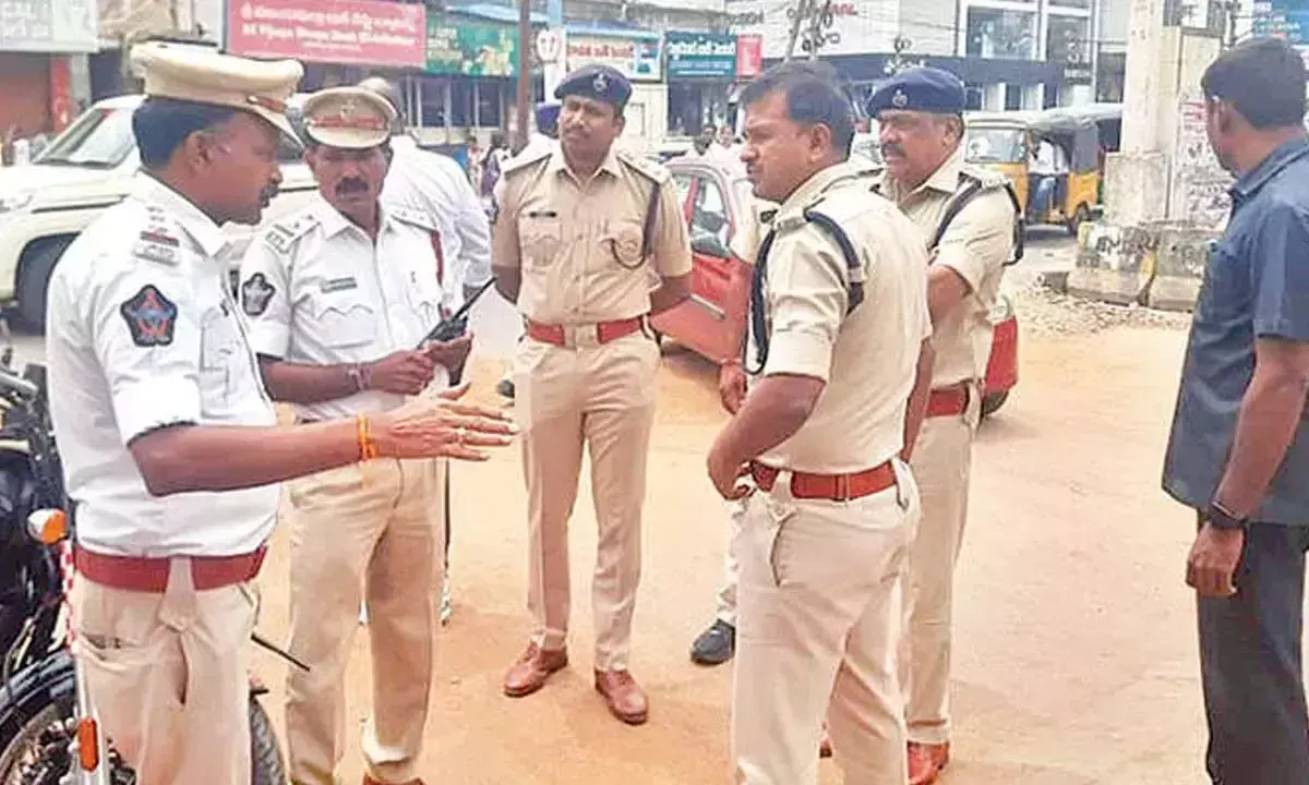 गुंटूर एसपी ने ROB निर्माण के लिए यातायात डायवर्जन का निरीक्षण किया