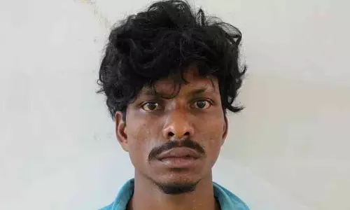 चाकू मारकर लव ट्रायंगल में हत्या, दोस्त गिरफ्तार
