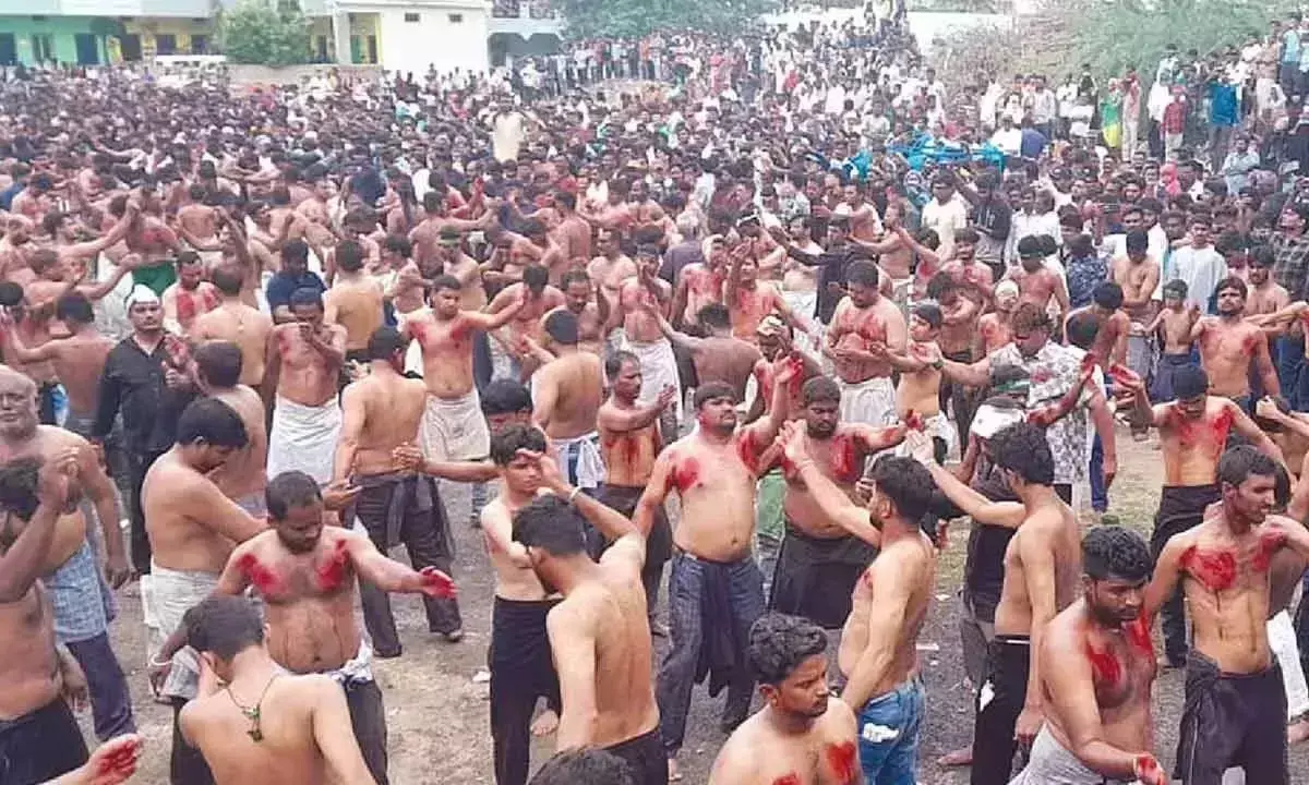 Andhra: बानागनापल्ले में मोहर्रम धूमधाम से मनाया गया Andhra: बानागनापल्ले में मोहर्रम धूमधाम से मनाया गया