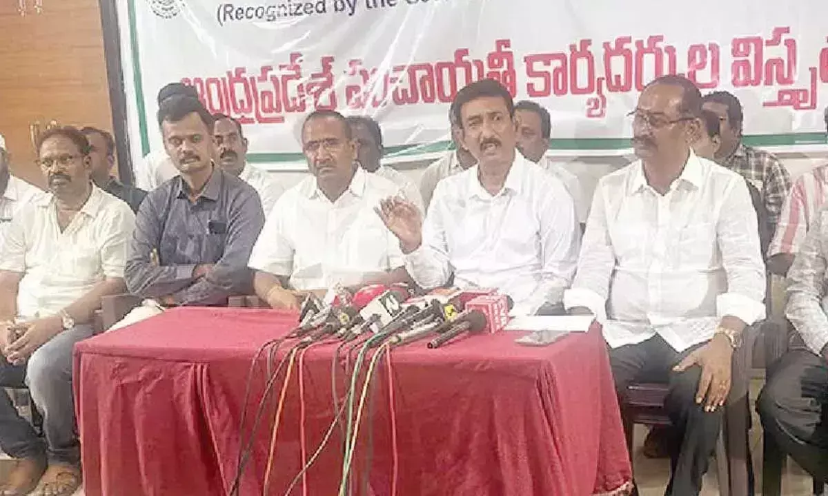 Andhra: पंचायत सचिवों पर कार्यभार कम करना
