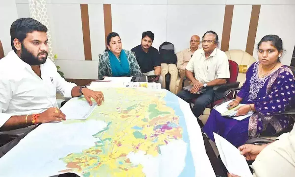 VMRDA ने मास्टर प्लान 2041 में बदलाव लाने के लिए प्रभावी प्रयास किए VMRDA ने मास्टर प्लान 2041 में बदलाव लाने के लिए प्रभावी प्रयास किए