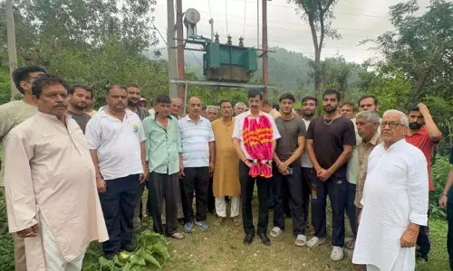 पवन गुप्ता ने क्रिमची में 250 KVA ट्रांसफार्मर का उद्घाटन किया पवन गुप्ता ने क्रिमची में 250 KVA ट्रांसफार्मर का उद्घाटन किया