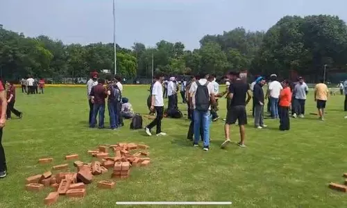 Amritsar में छात्रों के विरोध प्रदर्शन के बाद खेल के मैदान पर हेलीपैड बनाने की योजना स्थगित Amritsar में छात्रों के विरोध प्रदर्शन के बाद खेल के मैदान पर हेलीपैड बनाने की योजना स्थगित