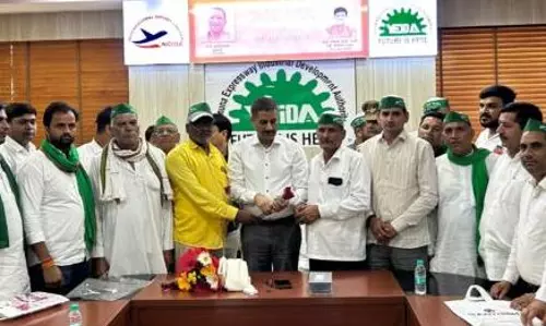 Noida: किसान नेताओं ने सीईओ से जमीन मुआवजा बढ़ाने की अपील की
