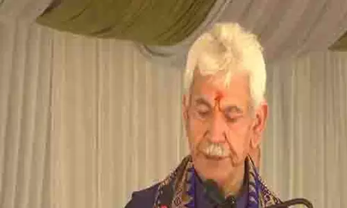 पाकिस्तान J&K की शांति बिगाड़ने की कोशिश कर रहा है: एलजी मनोज सिन्हा पाकिस्तान J&K की शांति बिगाड़ने की कोशिश कर रहा है: एलजी मनोज सिन्हा