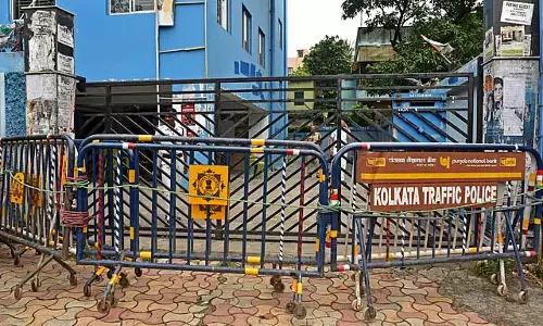 आघात पीड़ित ने परीक्षा देने से किया इनकार, साथियों ने किया प्रोत्साहित