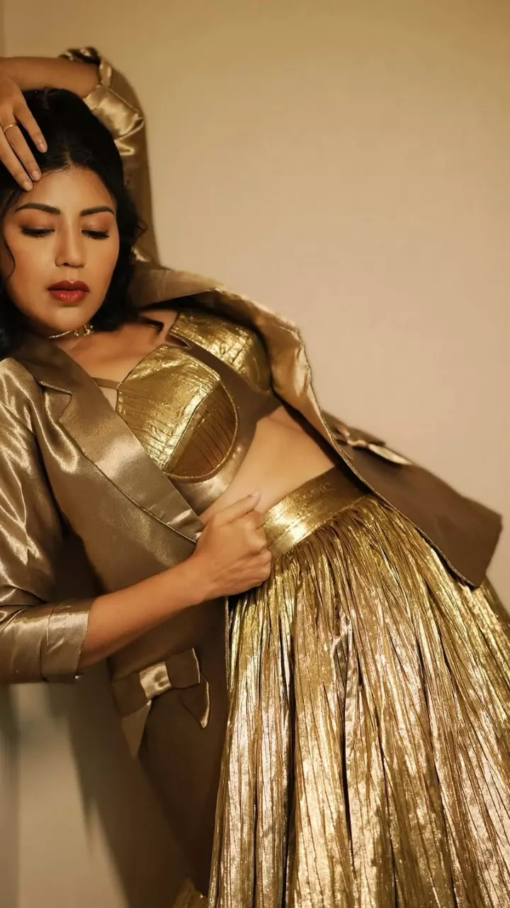 अमिताभ बनर्जी का हॉट लुक दिखा