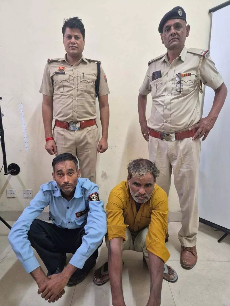 28 वर्षीय व्यक्ति की हत्या के आरोप में दो सुरक्षा गार्ड गिरफ्तार 28 वर्षीय व्यक्ति की हत्या के आरोप में दो सुरक्षा गार्ड गिरफ्तार