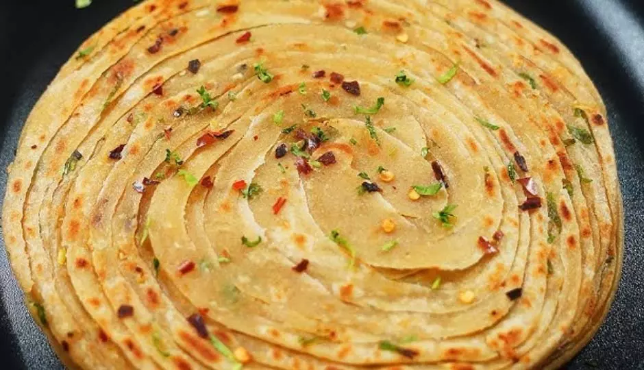 Dry Fruits Paratha: लंच बॉक्स के लिए परफेक्ट रहेगी डिश Dry Fruits Paratha: लंच बॉक्स के लिए परफेक्ट रहेगी डिश