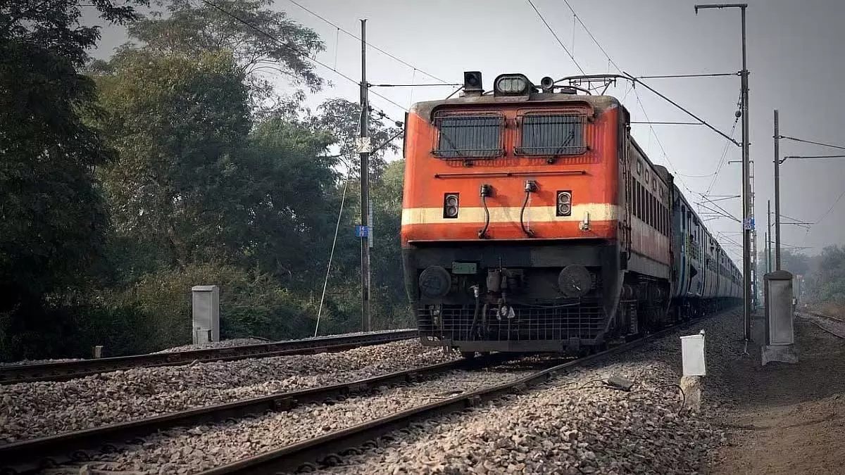 रेलवे अपडेट: 15 जुलाई से चार स्टेशनों पर CSMT-धुले एक्सप्रेस का समय बदला गया रेलवे अपडेट: 15 जुलाई से चार स्टेशनों पर CSMT-धुले एक्सप्रेस का समय बदला गया