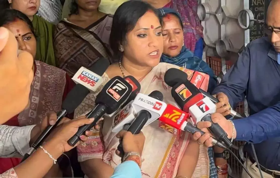 लेखाश्री सामंतसिंहर ने ओडिशा SCW से लैंगिक भेदभाव वाली टिप्पणी करने वाले BJP MLA के खिलाफ कार्रवाई की मांग की लेखाश्री सामंतसिंहर ने ओडिशा SCW से लैंगिक भेदभाव वाली टिप्पणी करने वाले BJP MLA के खिलाफ कार्रवाई की मांग की
