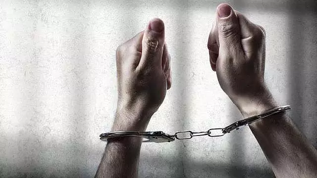 Tamil Nadu : ट्रेन अपहरण की धमकी देने के आरोप में व्यक्ति गिरफ्तार Tamil Nadu : ट्रेन अपहरण की धमकी देने के आरोप में व्यक्ति गिरफ्तार