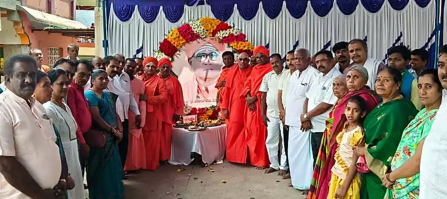 Karnataka : स्वामीजी ने मठ के विकास के लिए कड़ी मेहनत की Karnataka : स्वामीजी ने मठ के विकास के लिए कड़ी मेहनत की