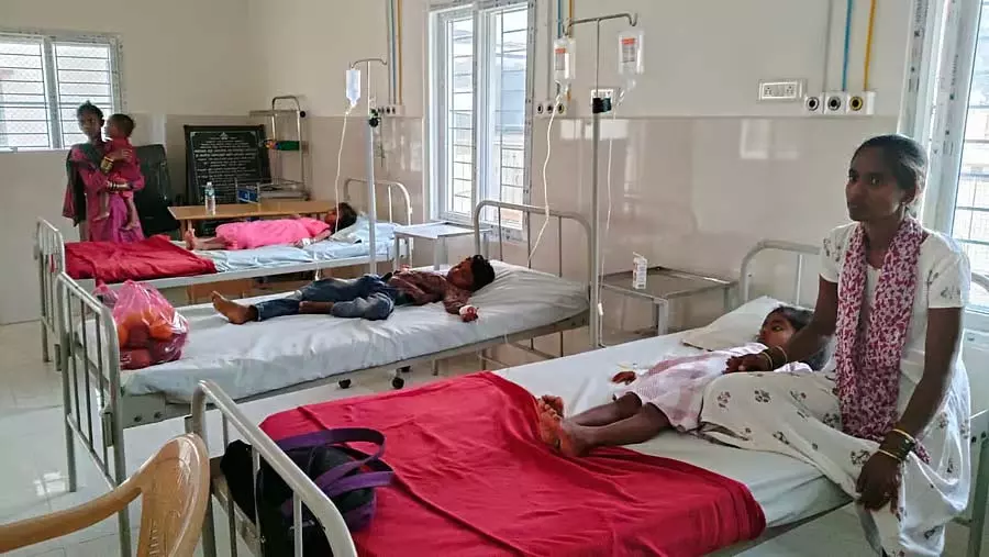 Bangarpet : संतरे खाने से बच्चे बीमार पड़े Bangarpet : संतरे खाने से बच्चे बीमार पड़े