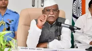 Jaipur: राज्यपाल बागडे ने वैष्णव परिवार के प्रति जताया दुख Jaipur: राज्यपाल बागडे ने वैष्णव परिवार के प्रति जताया दुख