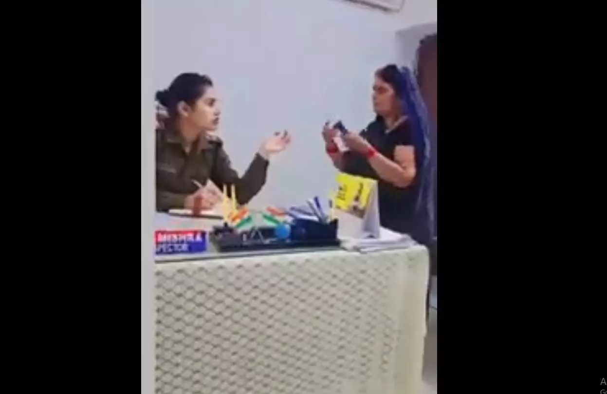 लेडी टीआई ने फिल्मी गाने पर बनाई रील, DIG ने जारी कर दिया बड़ा आदेश लेडी टीआई ने फिल्मी गाने पर बनाई रील, DIG ने जारी कर दिया बड़ा आदेश