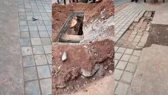 Bengaluru : फुटपाथ की दुर्दशा, अप्रैल में बना, जुलाई में बर्बाद Bengaluru : फुटपाथ की दुर्दशा, अप्रैल में बना, जुलाई में बर्बाद