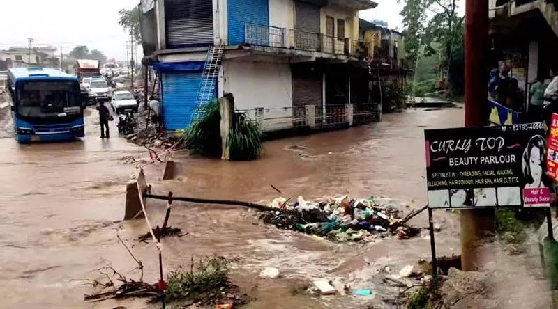 बारिश से उजागर हुई सड़ांध, Kangra का बुनियादी ढांचा मानसून के प्रकोप को झेलने में विफल बारिश से उजागर हुई सड़ांध, Kangra का बुनियादी ढांचा मानसून के प्रकोप को झेलने में विफल