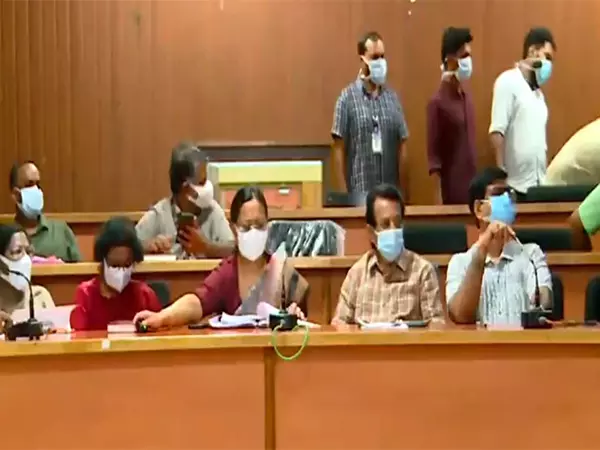वीनाजॉर्ज की अगुवाई में निपाह समीक्षा—461 संपर्क, 27 हाई‑रिस्क वीनाजॉर्ज की अगुवाई में निपाह समीक्षा—461 संपर्क, 27 हाई‑रिस्क