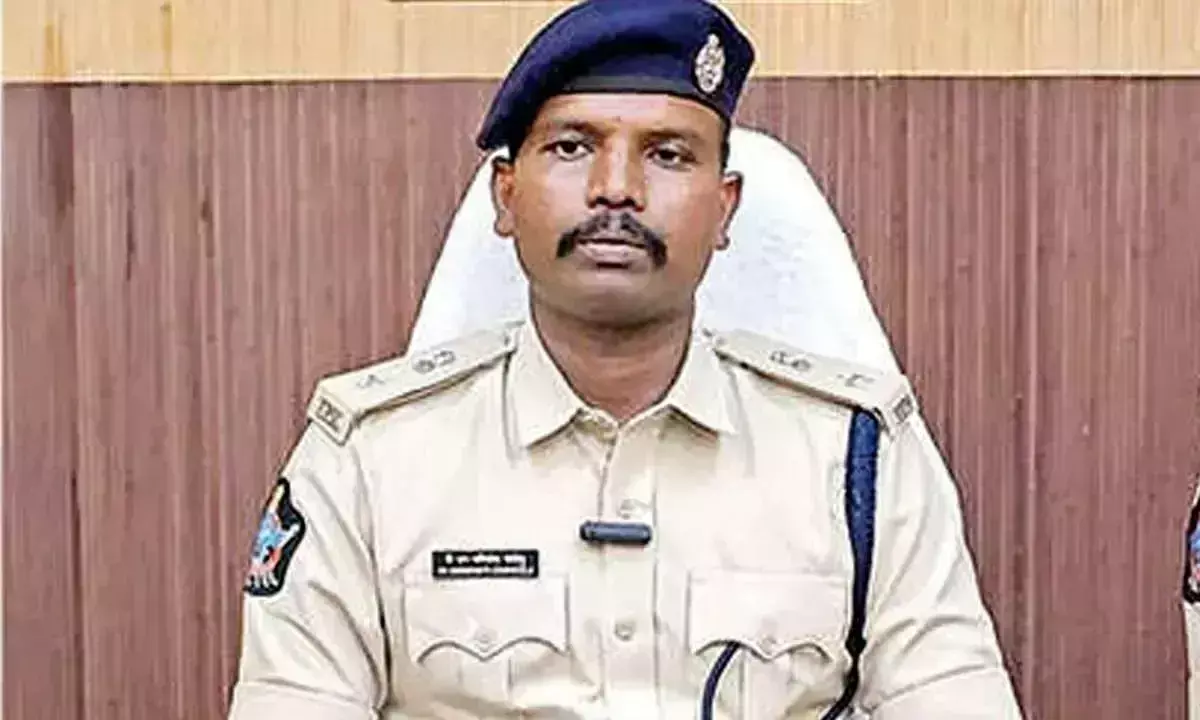 Andhra: पुलिस ने जगन के कल के दौरे के लिए शर्तें लगाईं Andhra: पुलिस ने जगन के कल के दौरे के लिए शर्तें लगाईं