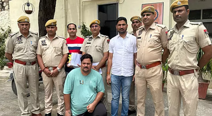 अरे बाप रे…कारोबारी को लूटने वाले डकैतों के साथ हो गई धोखाधड़ी, आरोपी अरेस्ट अरे बाप रे…कारोबारी को लूटने वाले डकैतों के साथ हो गई धोखाधड़ी, आरोपी अरेस्ट