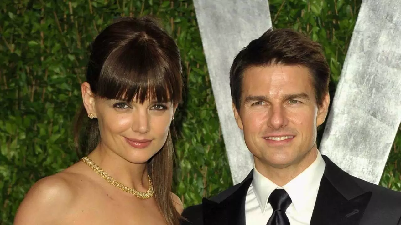 क्या Katie Holmes ने टॉम क्रूज और एना डी अर्मास के रोमांस की पुष्टि की है? क्या Katie Holmes ने टॉम क्रूज और एना डी अर्मास के रोमांस की पुष्टि की है?