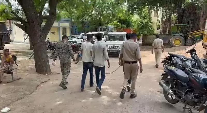 ‘लाडली बहना योजना’ की किस्त राशि बढ़ाने के बहाने महिलाओं को ठगने के आरोप में 3 गिरफ्तार ‘लाडली बहना योजना’ की किस्त राशि बढ़ाने के बहाने महिलाओं को ठगने के आरोप में 3 गिरफ्तार