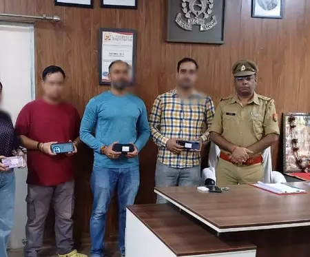नोएडा पुलिस ने सीईआईआर पोर्टल की मदद से ढूंढे खोए हुए फोन नोएडा पुलिस ने सीईआईआर पोर्टल की मदद से ढूंढे खोए हुए फोन